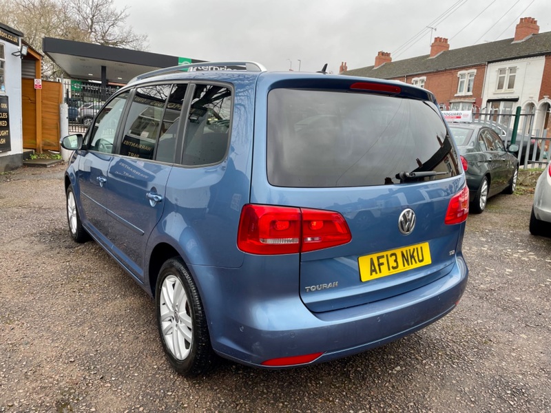 VOLKSWAGEN TOURAN