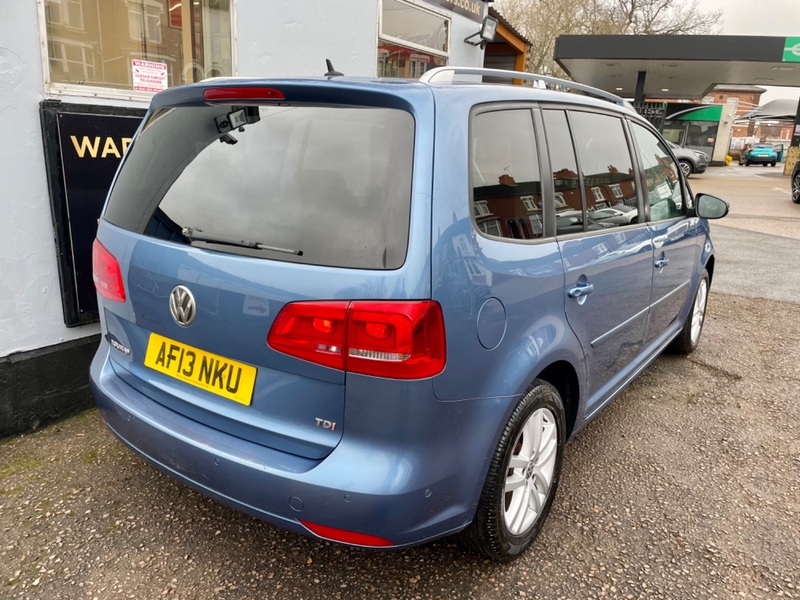 VOLKSWAGEN TOURAN